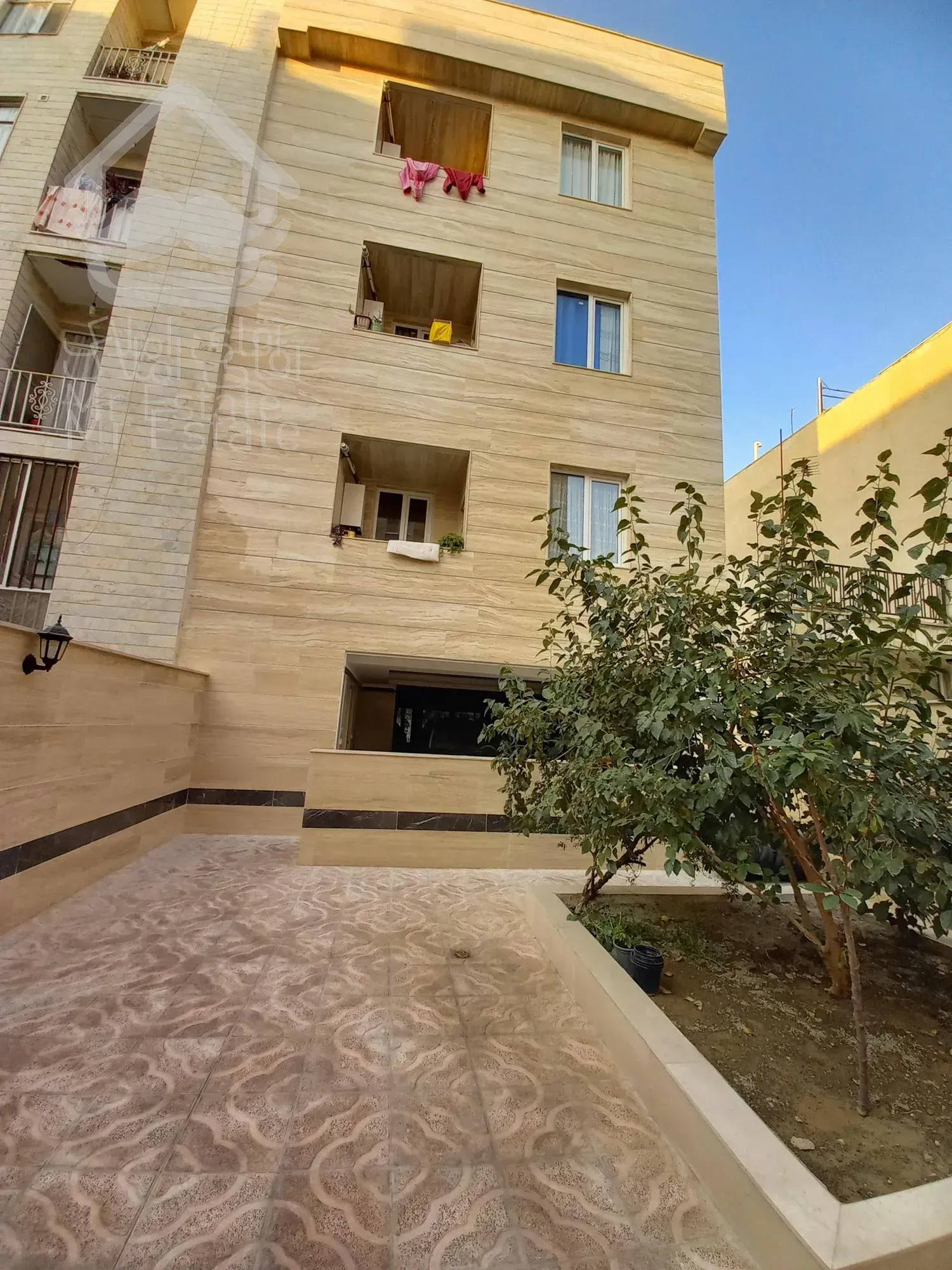 ۵۵۰ متر بنا در ۲۰۰ متر زمین/ شهرک گلستان /دهکده المپیک