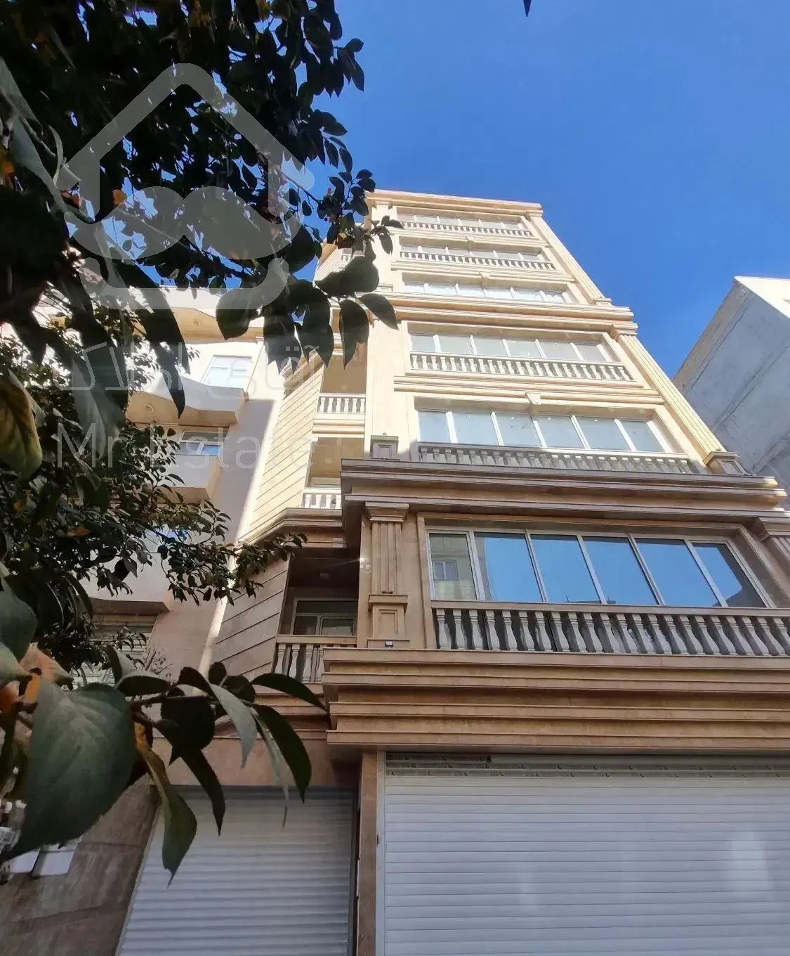 واحد خام ۱۴۸متری وام دار طبقه اول در  تپه نادری