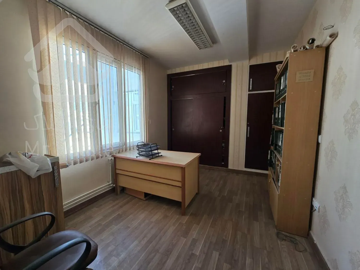 82مترسعادت آباد*ساختمان پزشکان*تابلوخور*