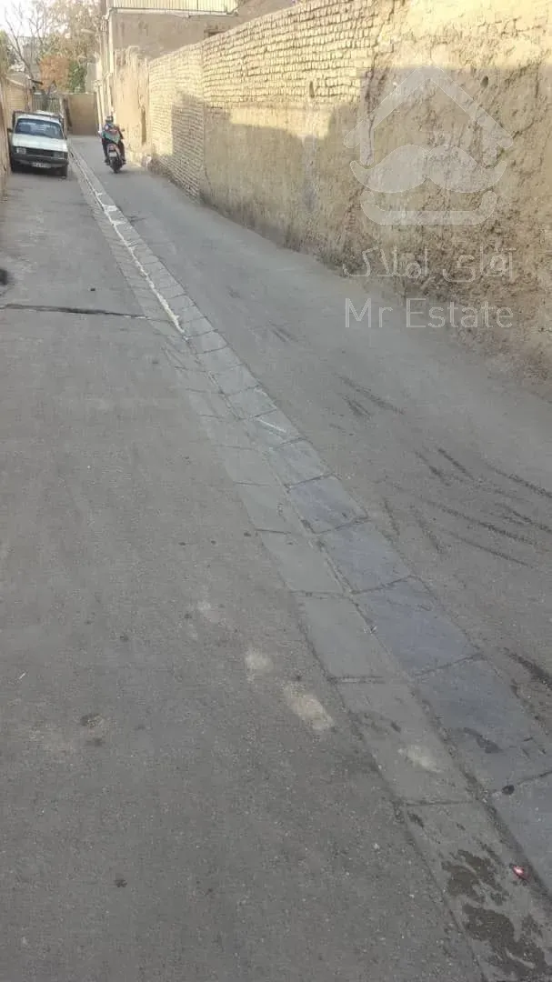 ۵۶۴ متر زمین دو نبش مسکونی تجاری