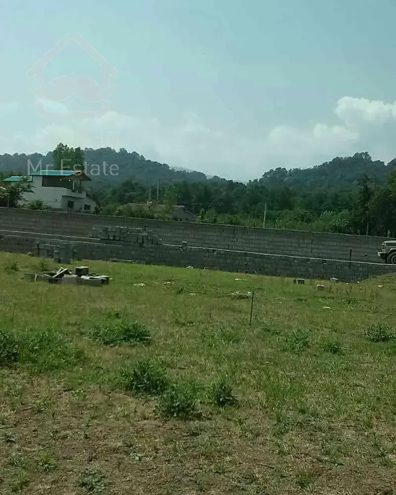 زمین ۹۹۰ متری