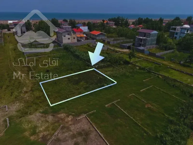 زمین ساحلی مستطیل آماده ساخت باانشعاب مشرف به دریا