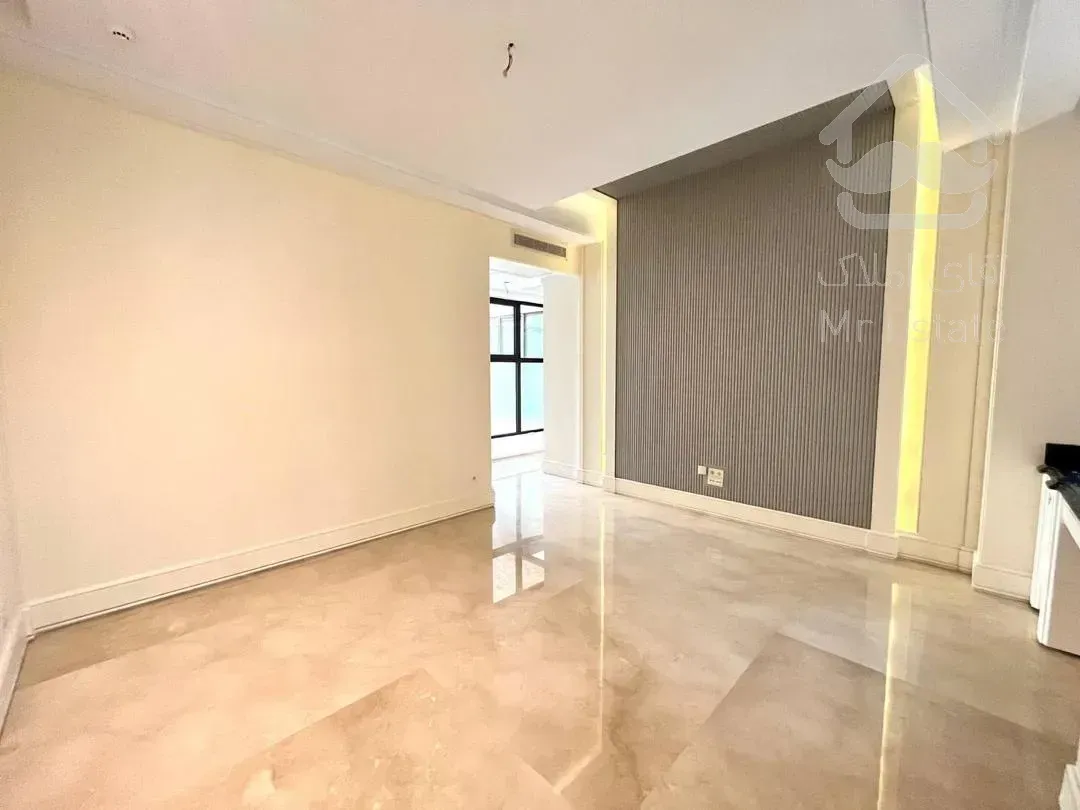 فروش اپارتمان 215 متری زعفرانیه