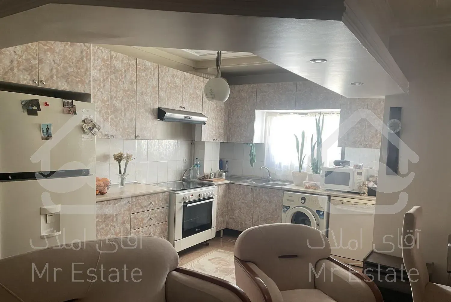 آپارتمان، ۹۰ متر