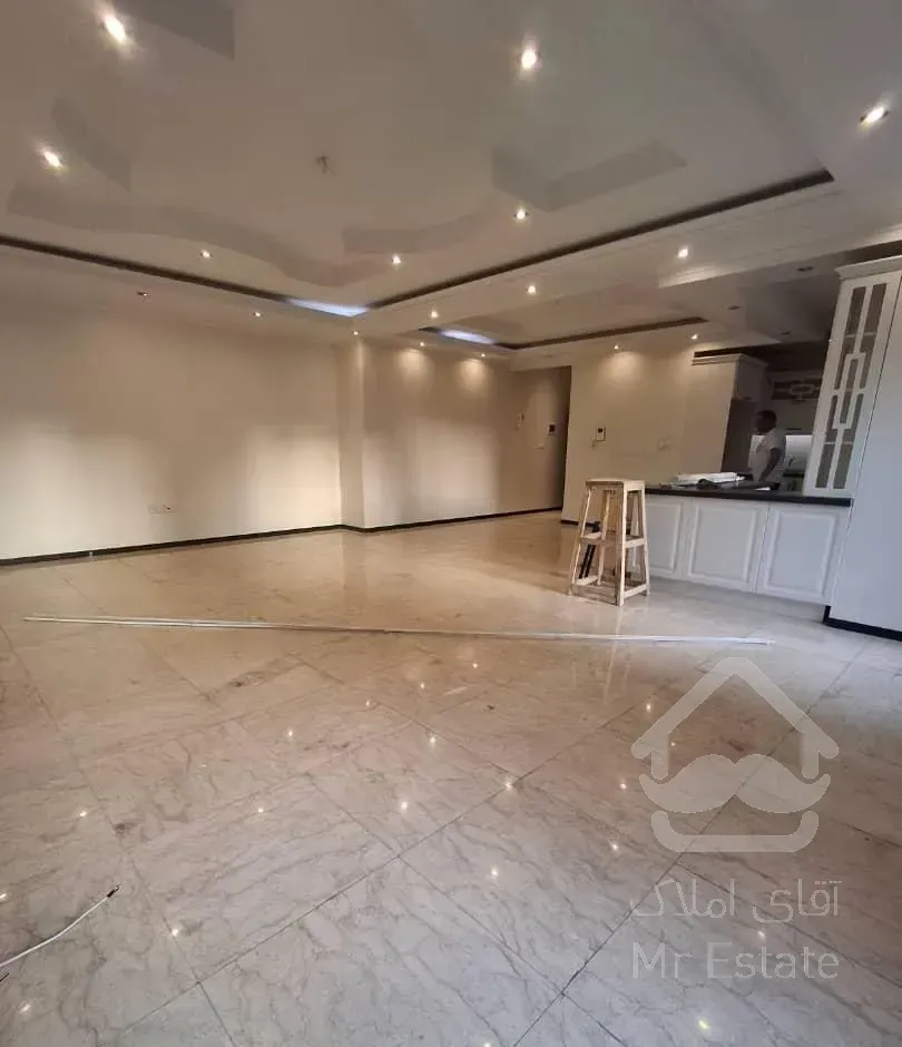 آپارتمان۱۳۰متری کامرانیه غرق نور وآفتاب