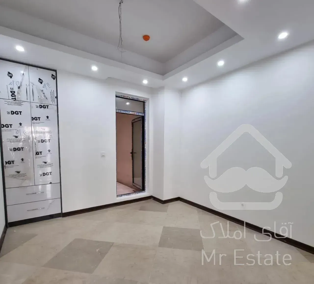 ۱۱۰متر ۲خوابه گلزار، نوساز، فول مشاعات