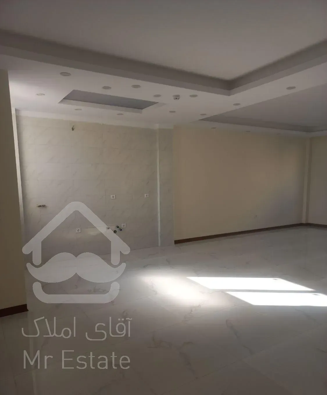 ۹۴متر دوخوابه با پارکینگ واسانسور