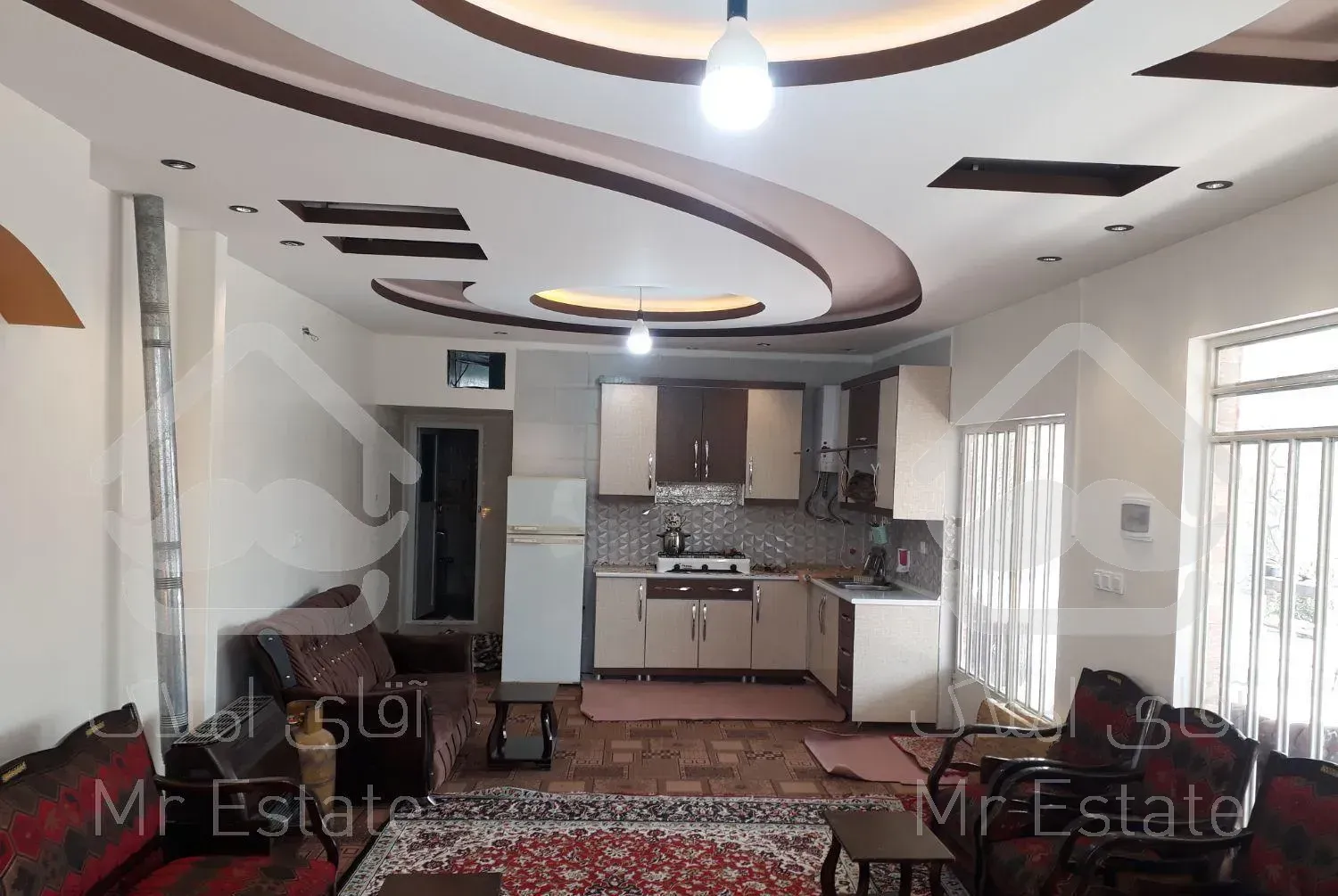 باغ ویلا،نزدیک پل خواجو،شهراصفهان،استخر و پارکینگ