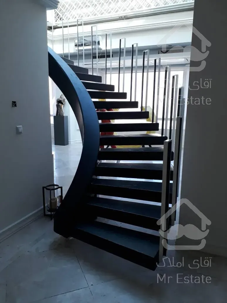 فروش 560 متری