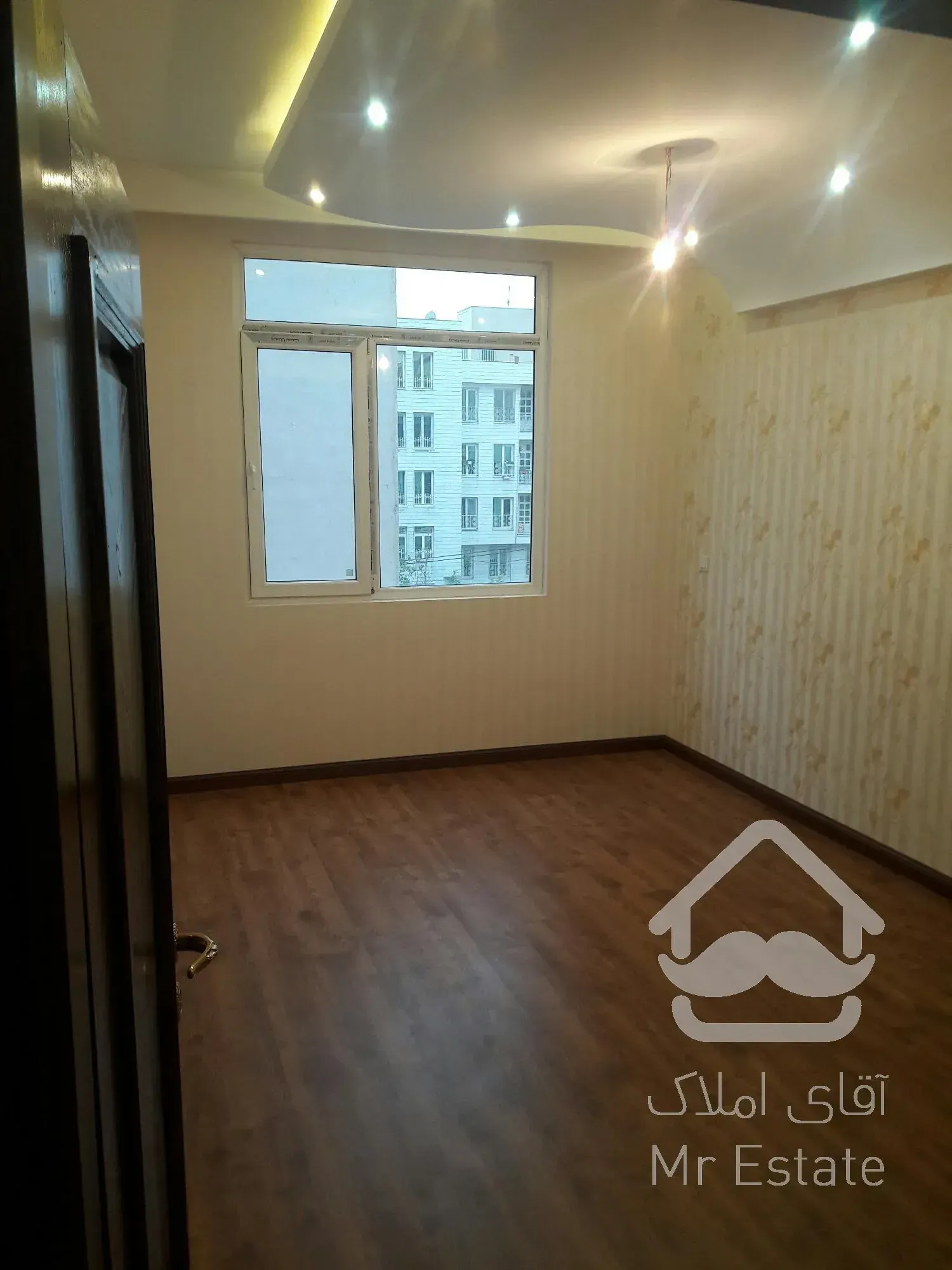 رهن و اجاره آپارتمان مسکونی240متری در صادقیه