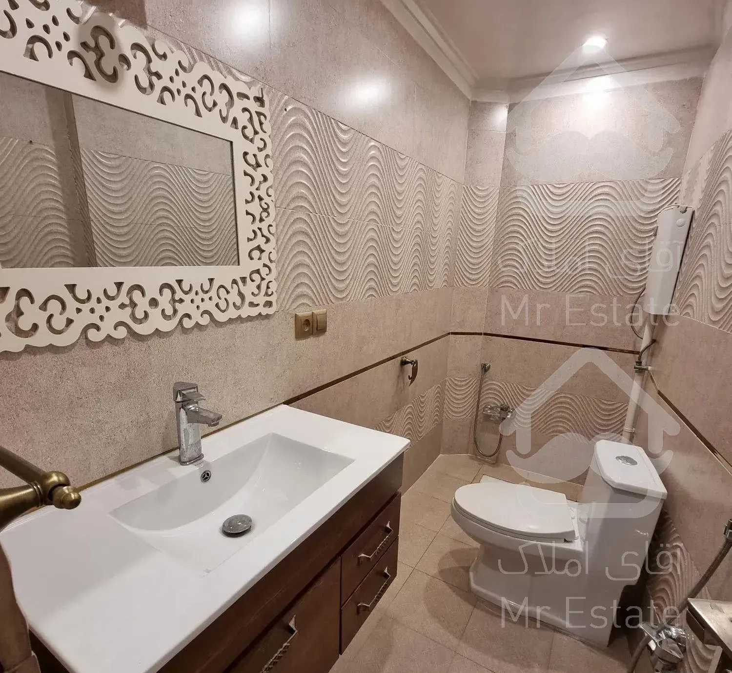 ۹۶ متر ازگل**نوسازی و دیزاین شده**