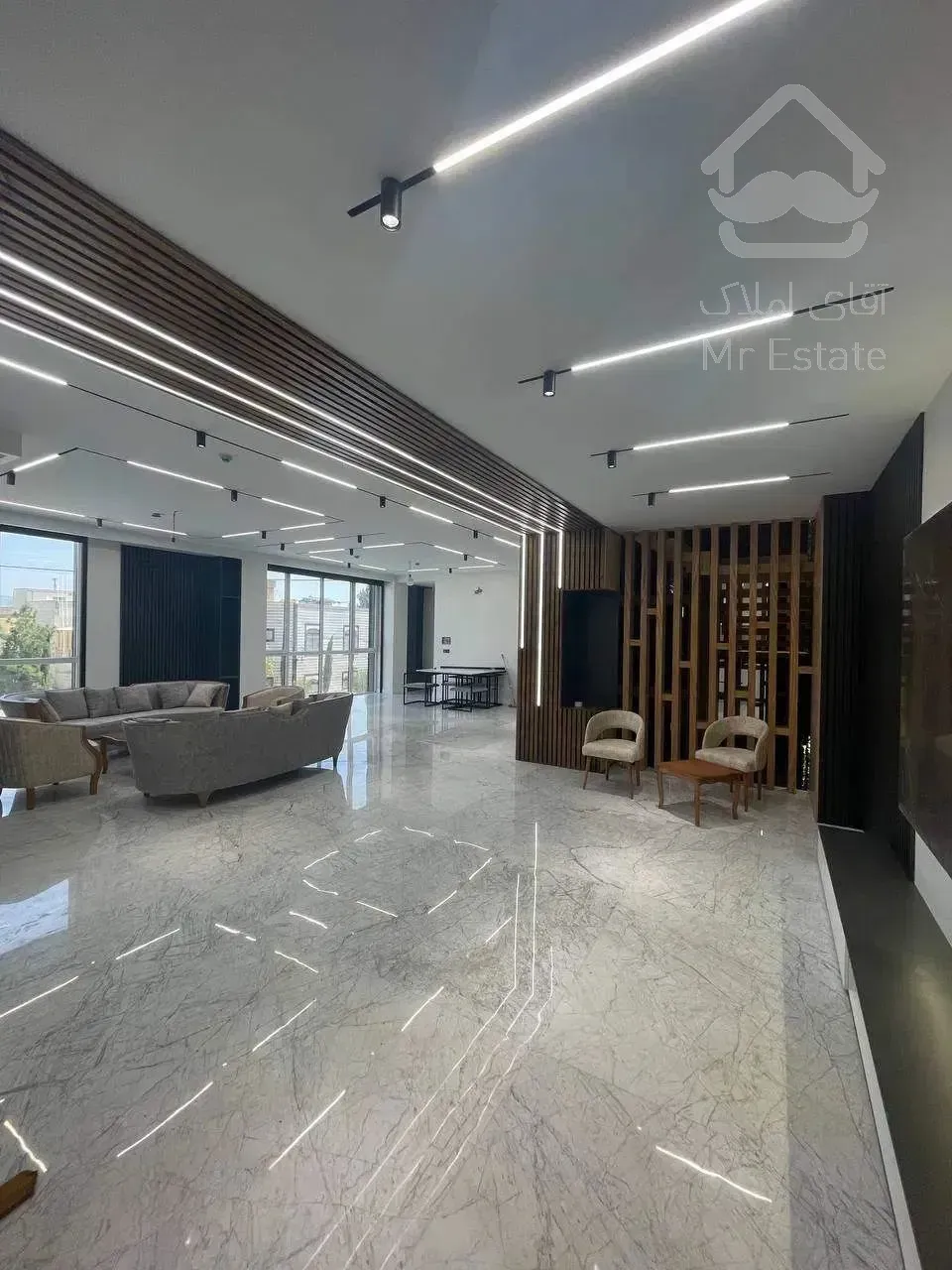 فروش ویلای تریبلکس با معماری مدرن و استخر