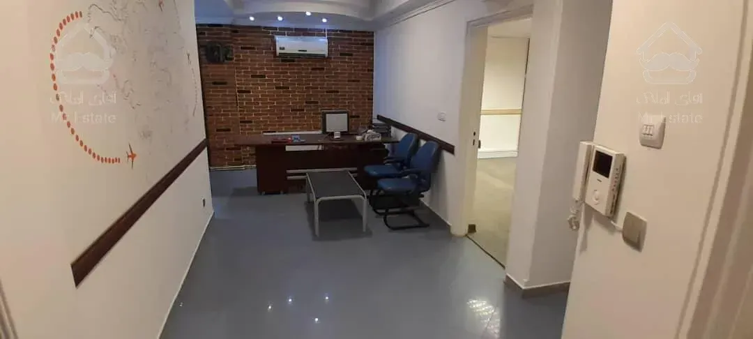 رهن موقعیت اداری ۱۰۰ متری با ۳ اتاق در ونک