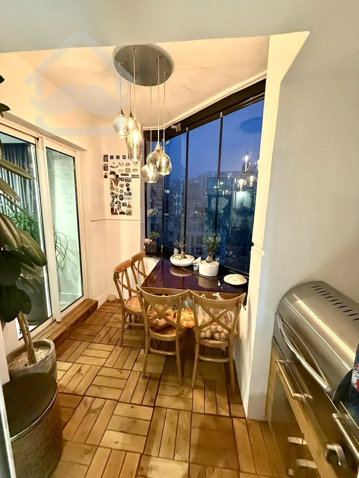 ۱۶۰ متر ویو ابدی ۳ خ نیاوران