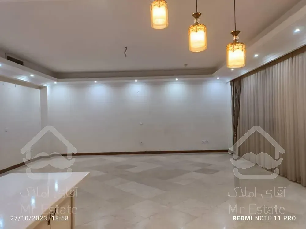 ۱۲۰متری شیک پونک