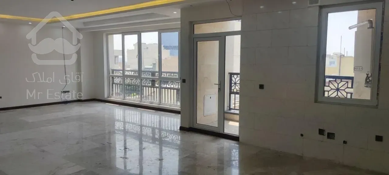 135متر شهرک غرب *موقعیت اداری (لابی شیک ،نوساز)