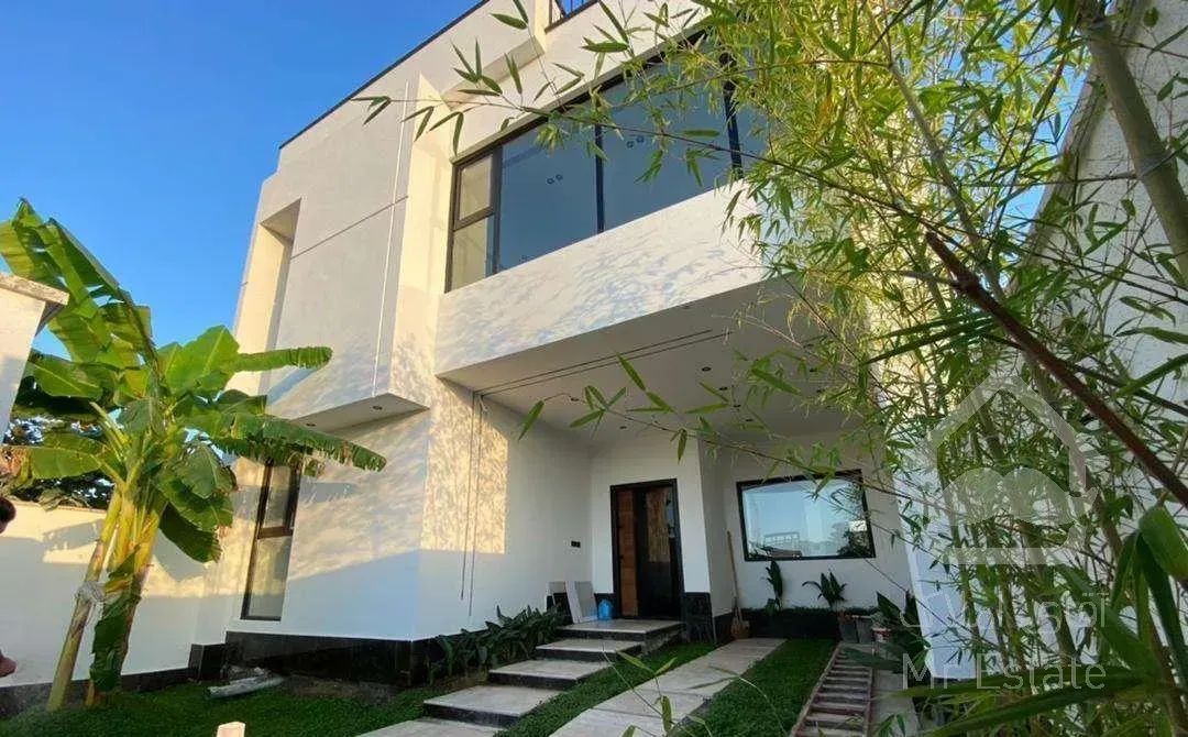 ویلا مدرن دوبلکس با نورگیر عالی حیاط دار محمودآباد