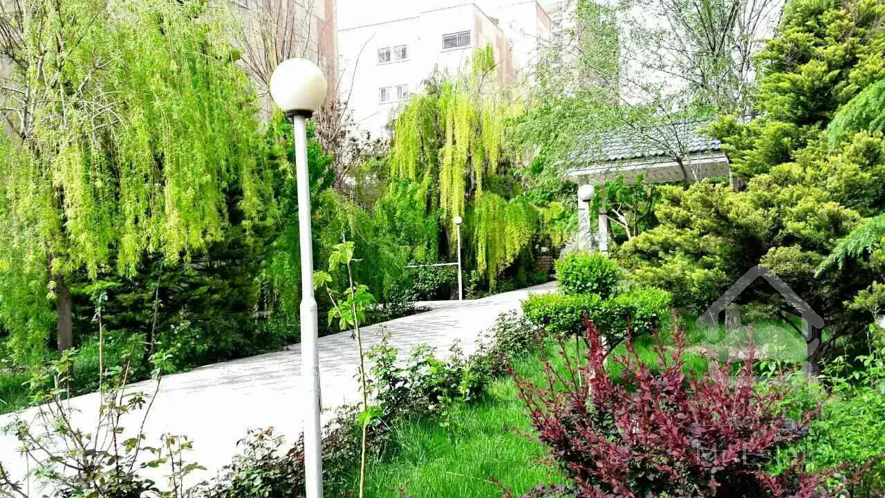 ۱۱۰ متر لاکچری + ۴۰ متر حیاط اختصاصی