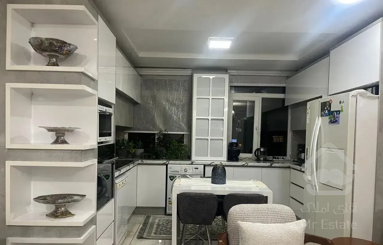 ۷۷متر/۸واحدی/۲کله نورگیر/بازسازی شده/سازمان شمال