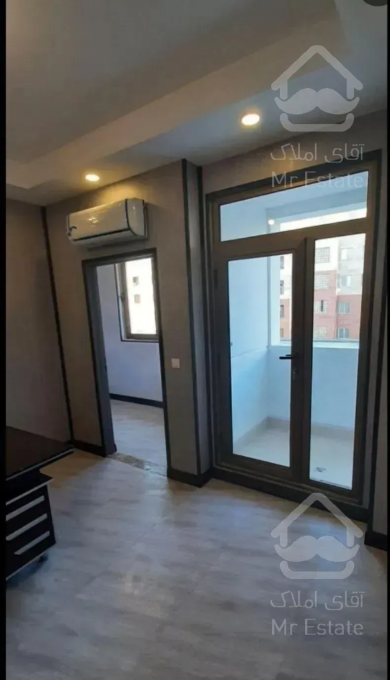 اجاره واحد اداری ۷۰ متری در برج تریتا چیتگر