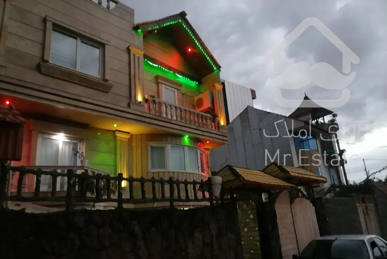 ویلا استخردار پیاده روی تا دریا 300 فرحباد ساری