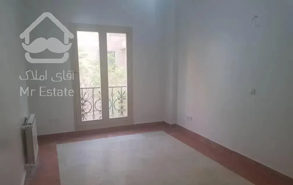 ۱۳۰ متر/۲خواب/طبقه ۴/آلاله شرقی