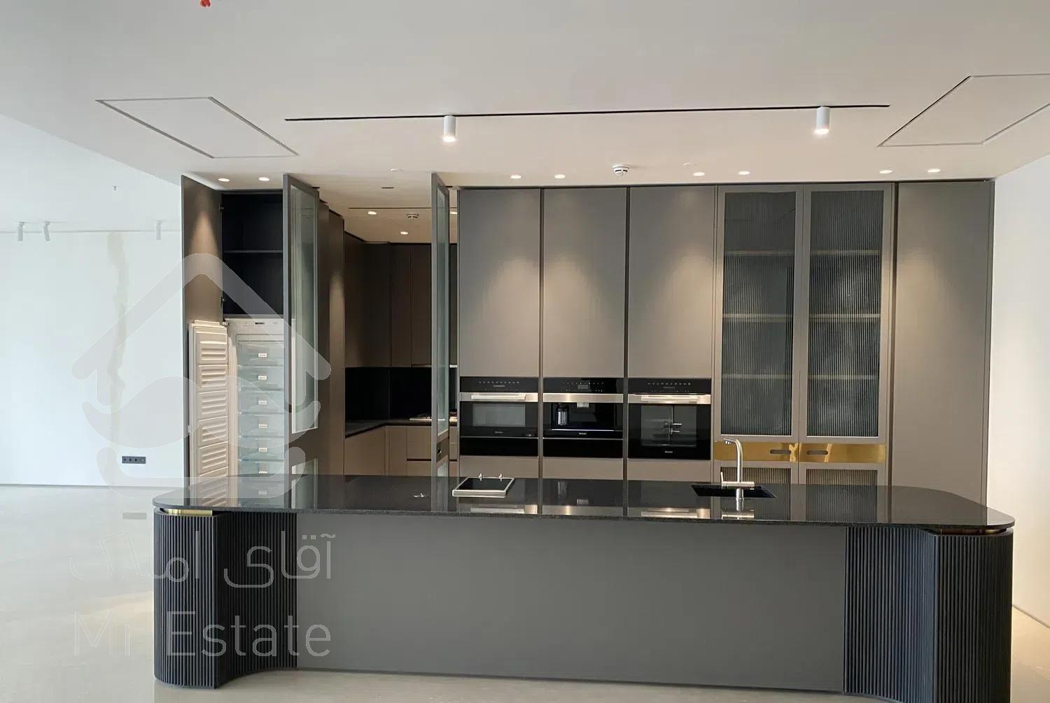 اپارتمان٢٤٠متر مدرن ویو اکواریوم قرارداد٢ساله تراس