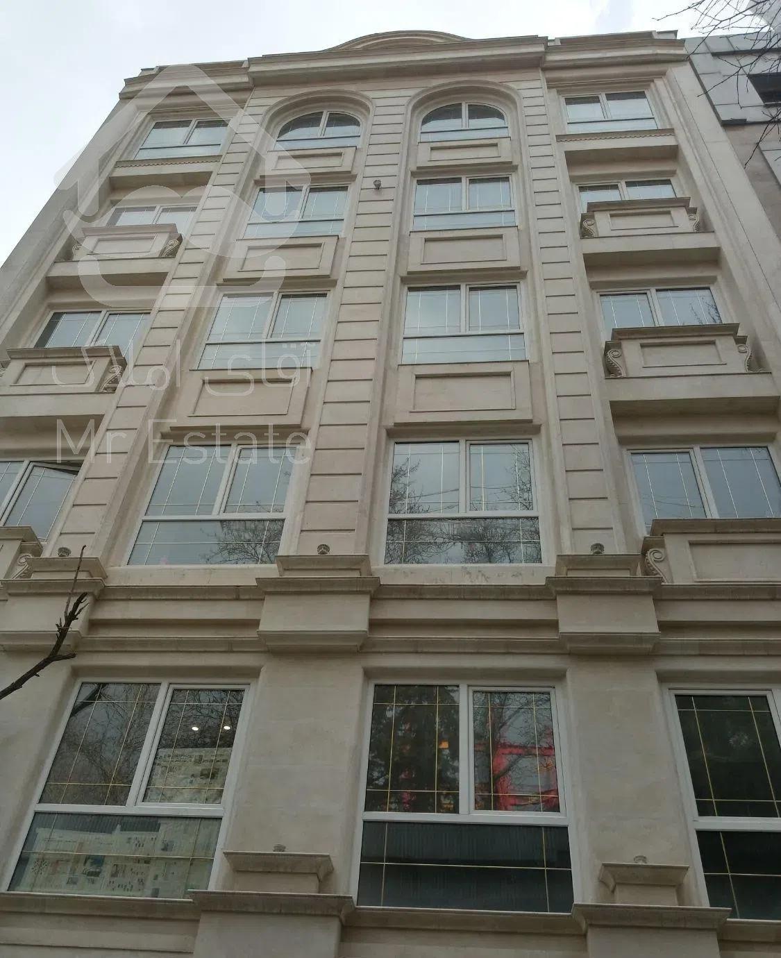 فروش ۱۷۰ متر آپارتمان در فرمانیه