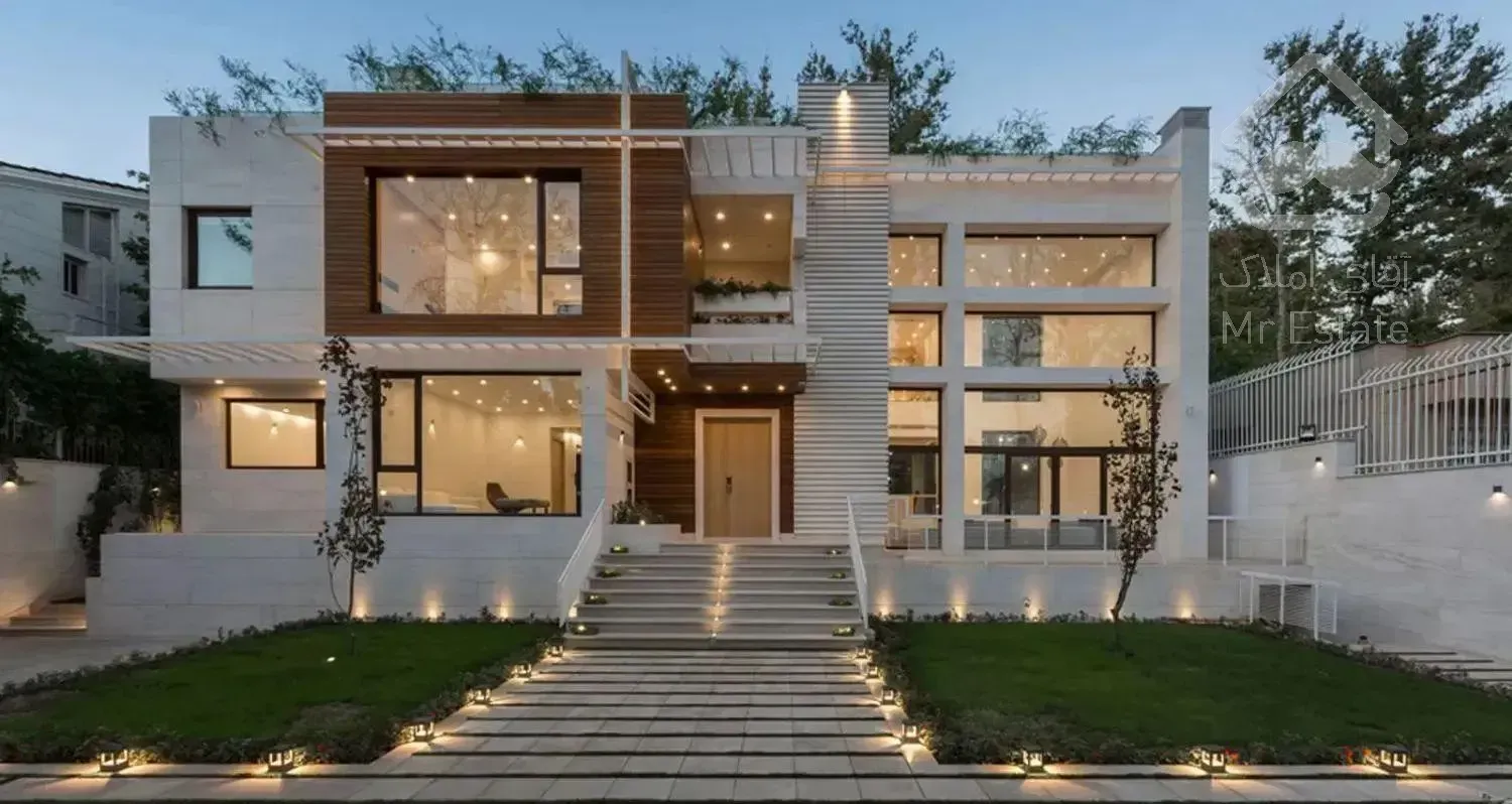 خانه ویلایی کلنگی باموقعیت عالی در مرکز شهر