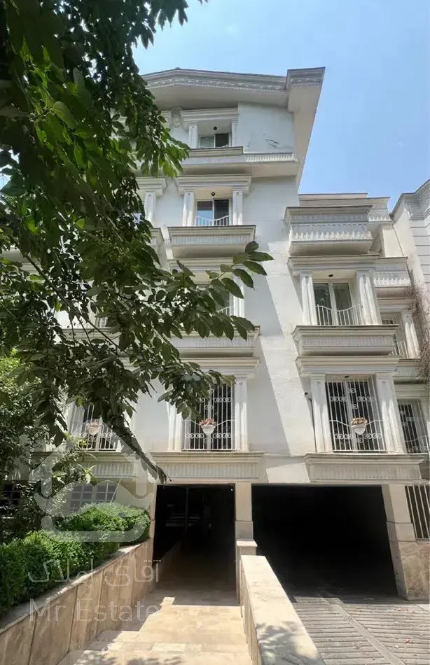 زعفرانیه ۲۴۰ متر بر خیابان طاهری کاخ سعداباد