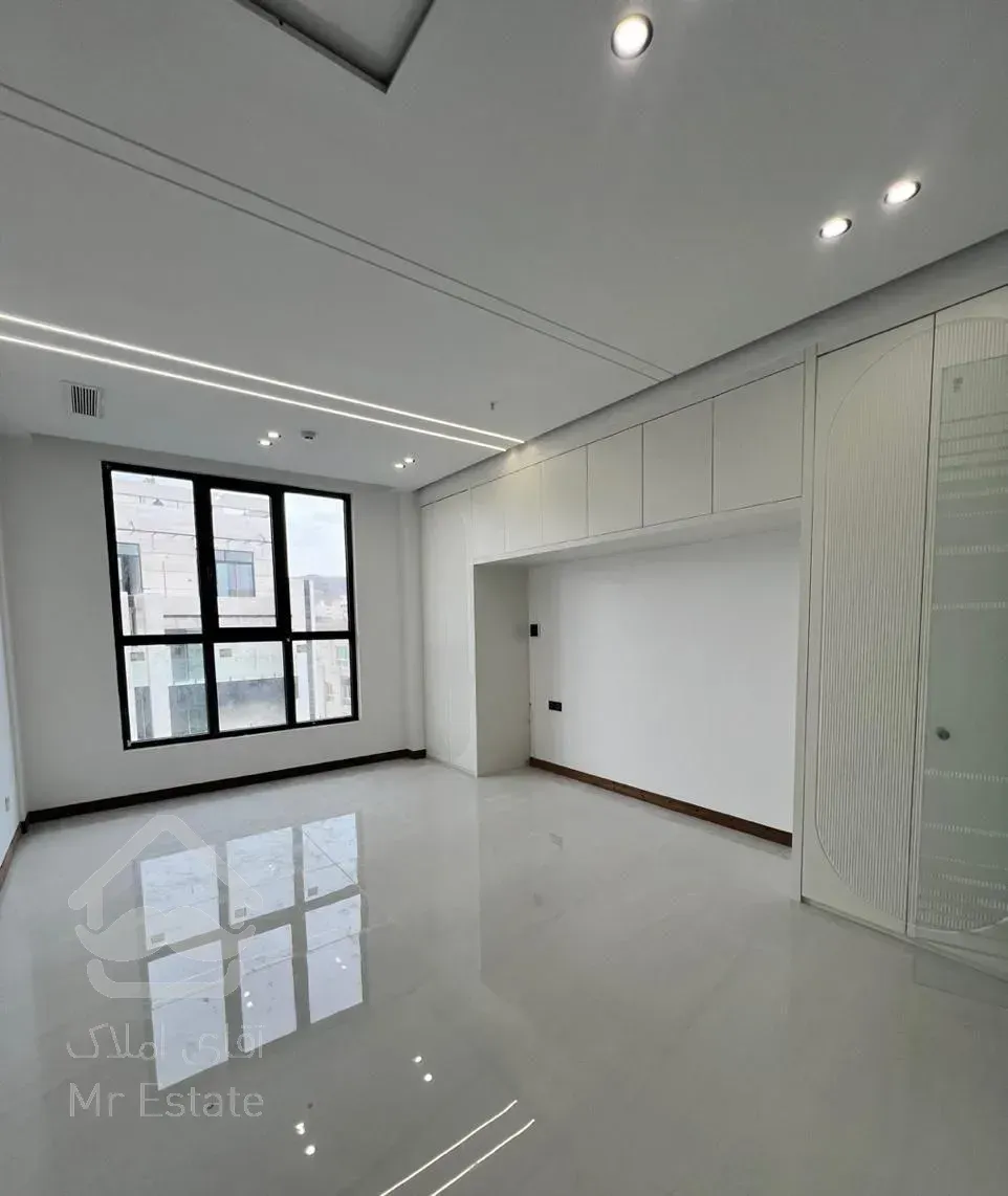 آپارتمان ۱۹۲ متری / حاشیه کوثر / دو نبش/ در حد صفر