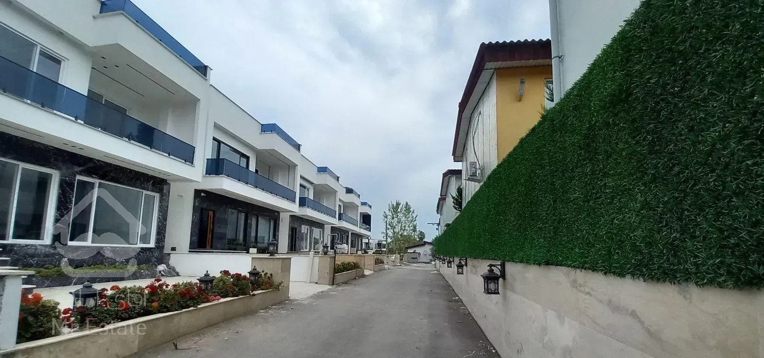 ویلا مدرن سه خواب مستر نوساز مدارک کامل