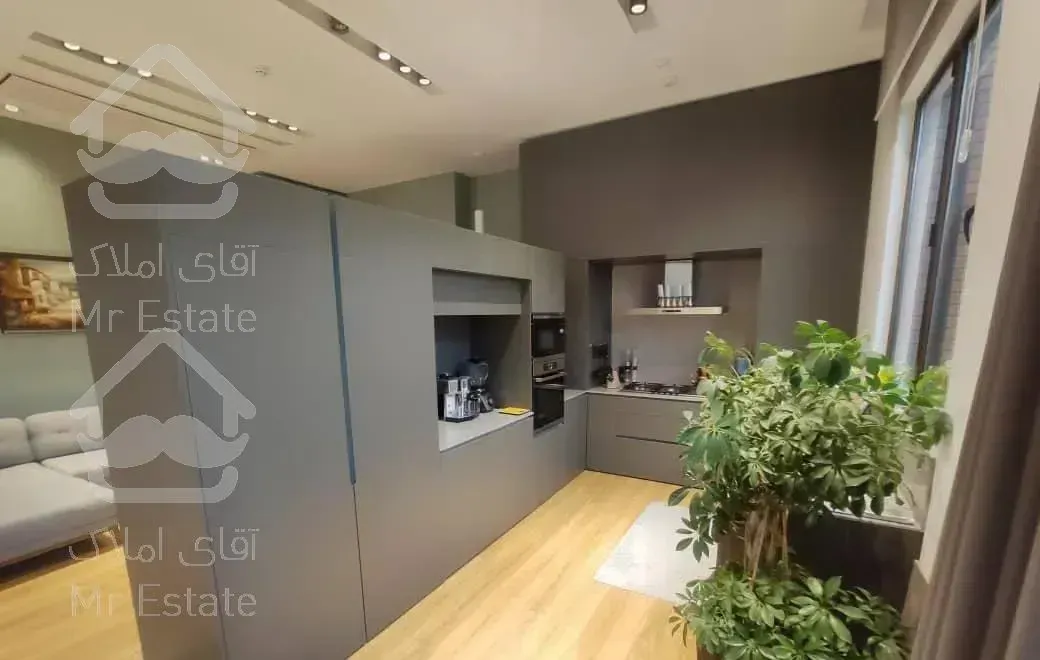 فروش ۱۳۰ متر آپارتمان مشرف به دره درکه