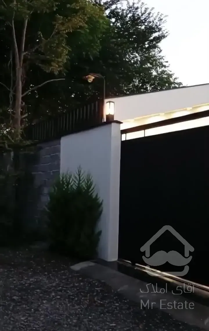 فروش ویلا بی نظیر ۷۰۰متری استخردار- قیمت استثنایی