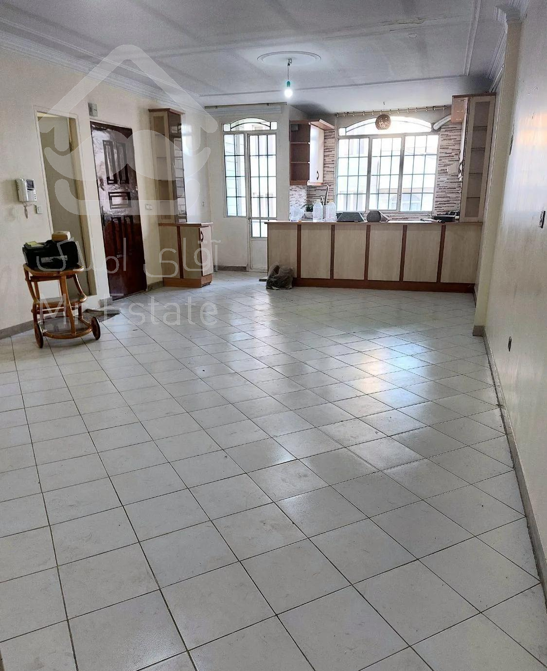 ۸۳متر۲خواب/گیو کادووس با پارکینگ رو به افتاب