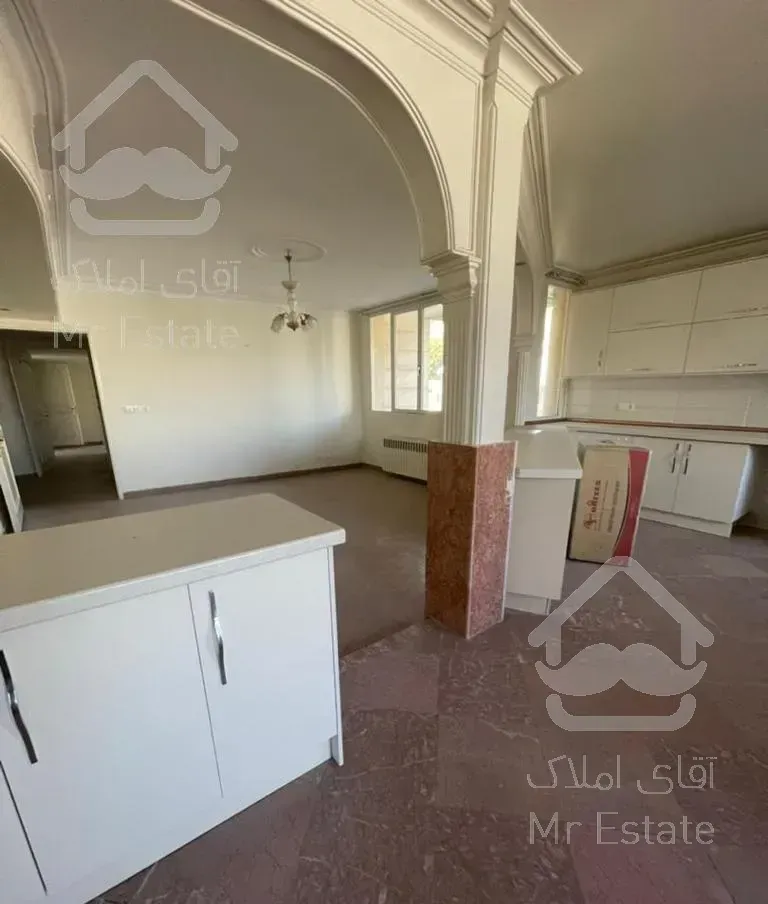 ۲۰۰ متر درکه ۳ خواب دارای یک مهمانخانه ۴۰ متری