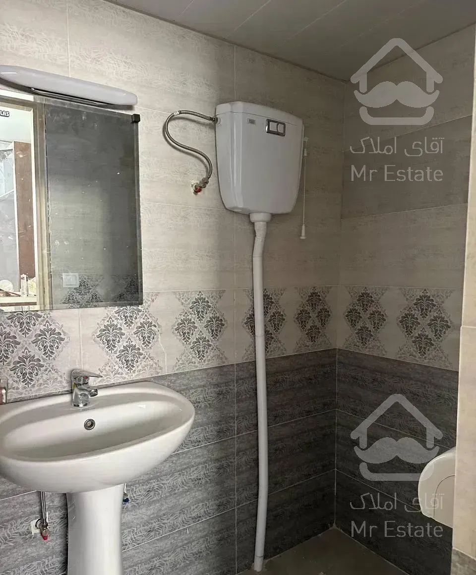 واحد ۹۵متری خیابان فلسطین