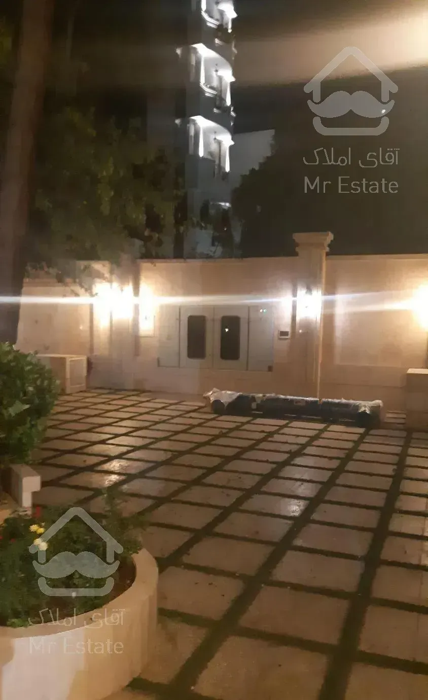 کاخ سازان 112 متر قلهک پنت هاوس مبله مشابه قصر