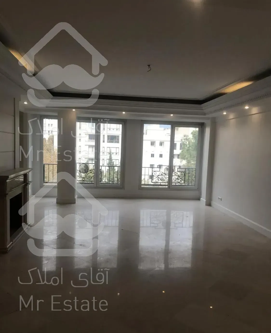 ٢٣٠متر٤خوابه٨ساله فول با٢پارکینگ