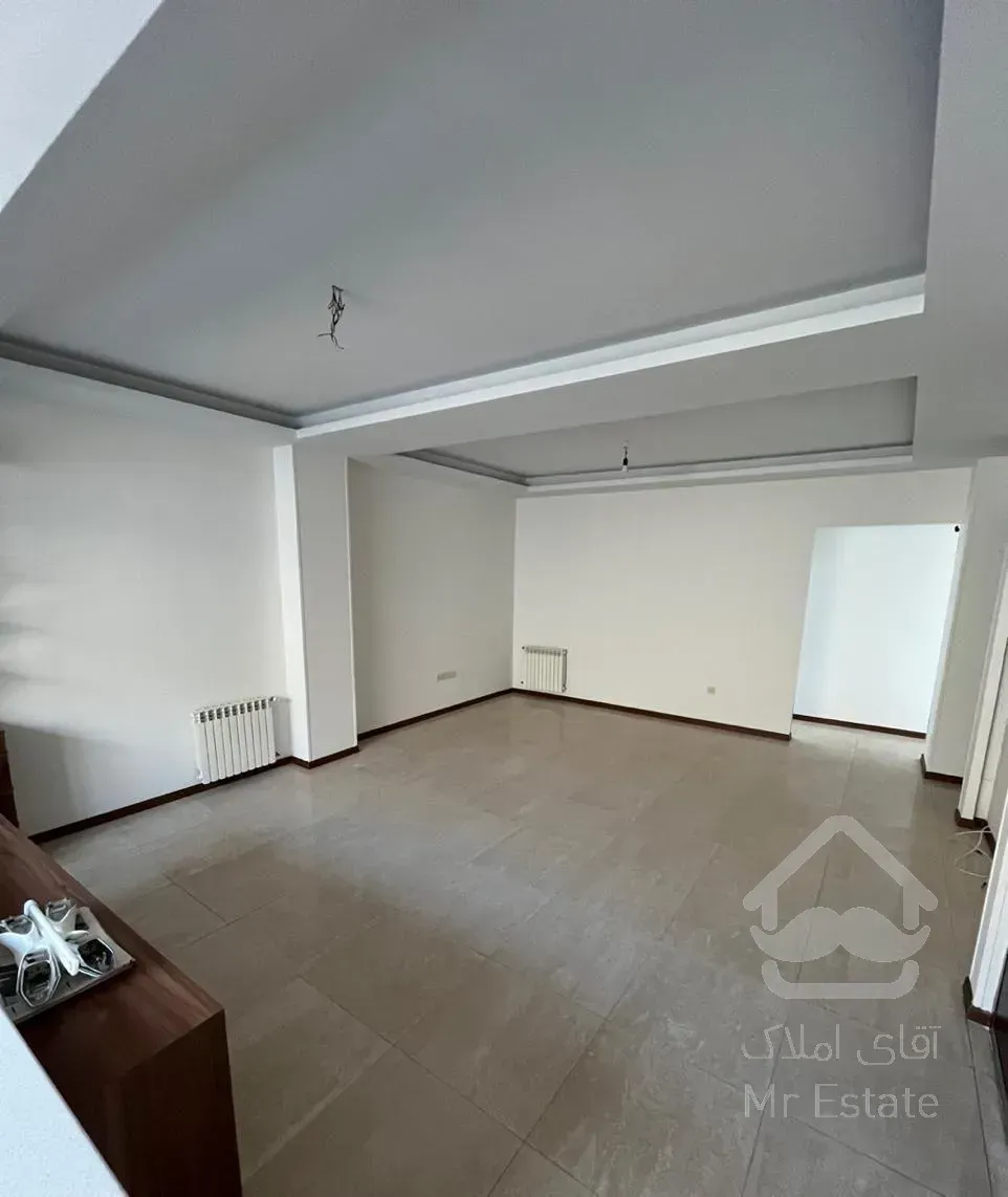 ۱۱۰ متر / ۳ خواب / فول امکانات / پارکینگ غیر مزاحم