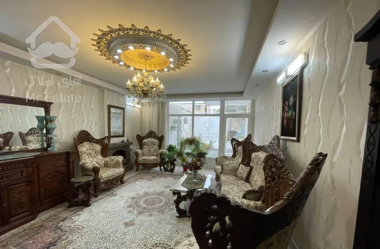 135 متر،همکف حیاط اختصاصی و راه مجزا از ساختمان