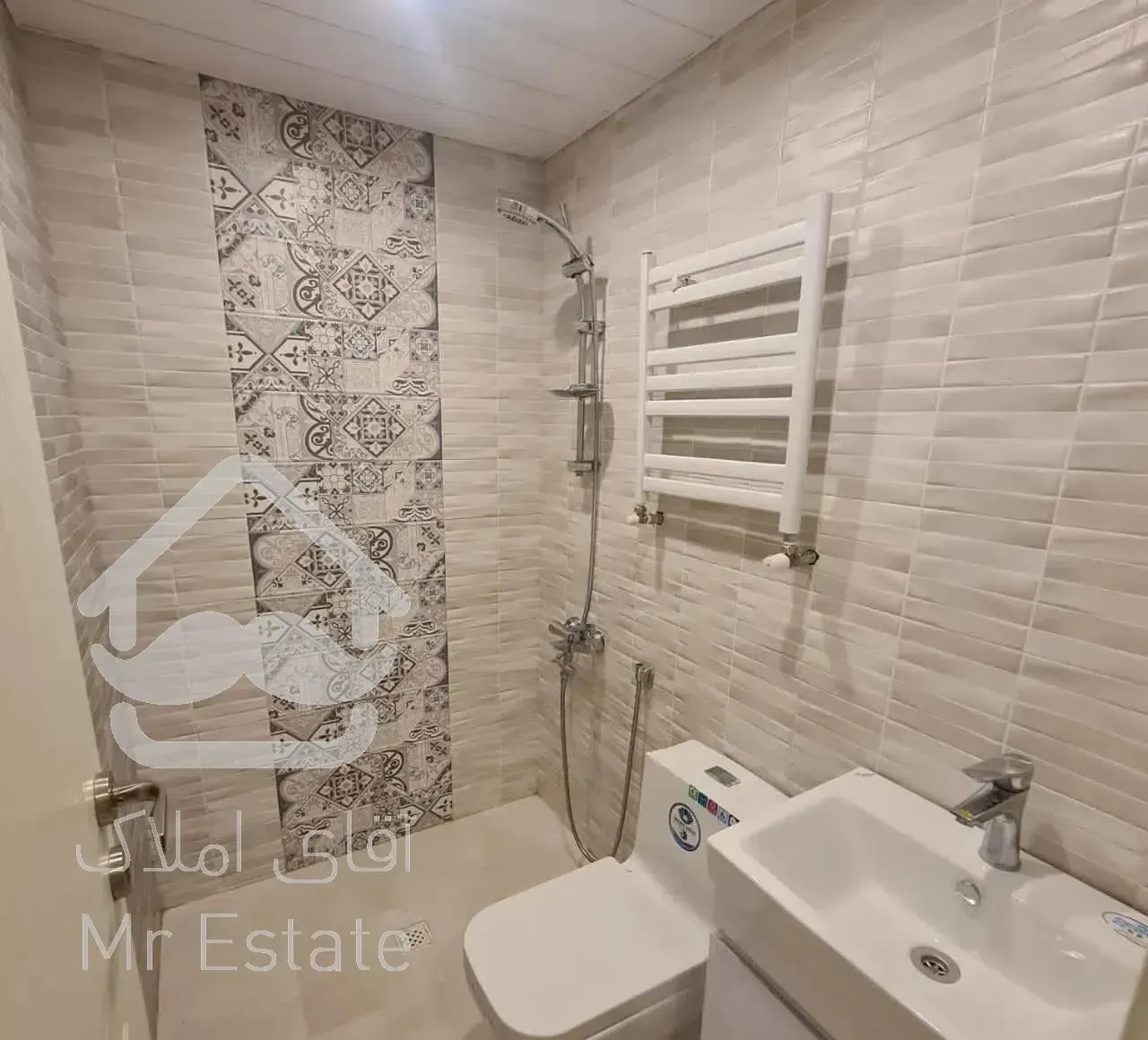 ۱۱۰متری برج باغ/جنوبی غرق نور