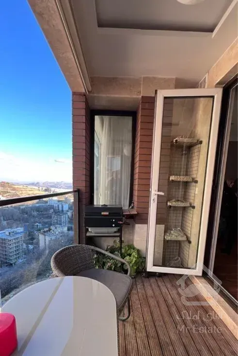 آپارتمان اکازیون ۱۲۶ متری ۲ خوابه طبقه ۸