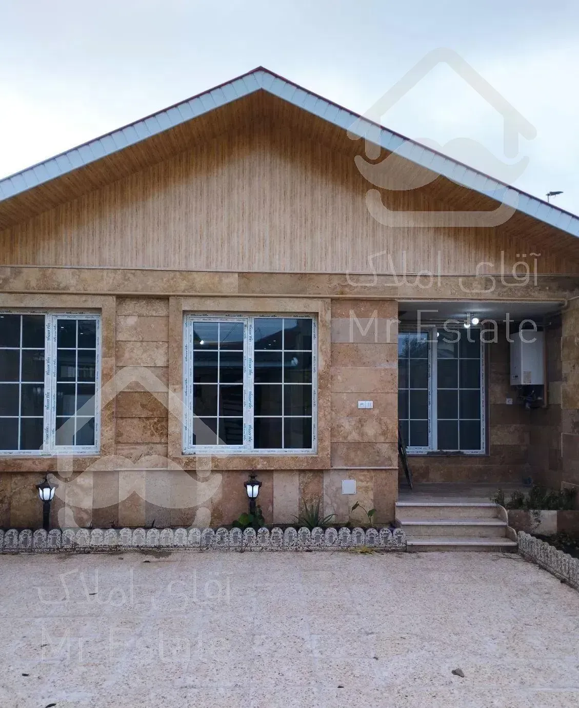 180متر ویلایی شهری فول امکانات،خیابان استقلال