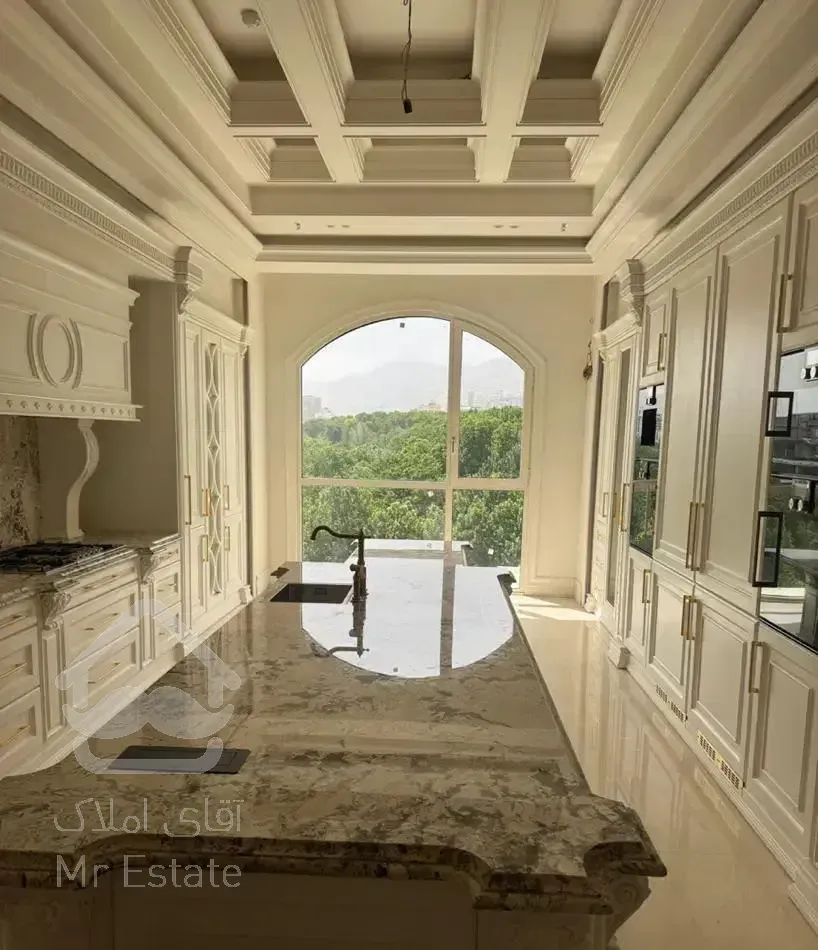 فرمانیه ۳۳۰ متربرفرازابرها با ویوی ابدی