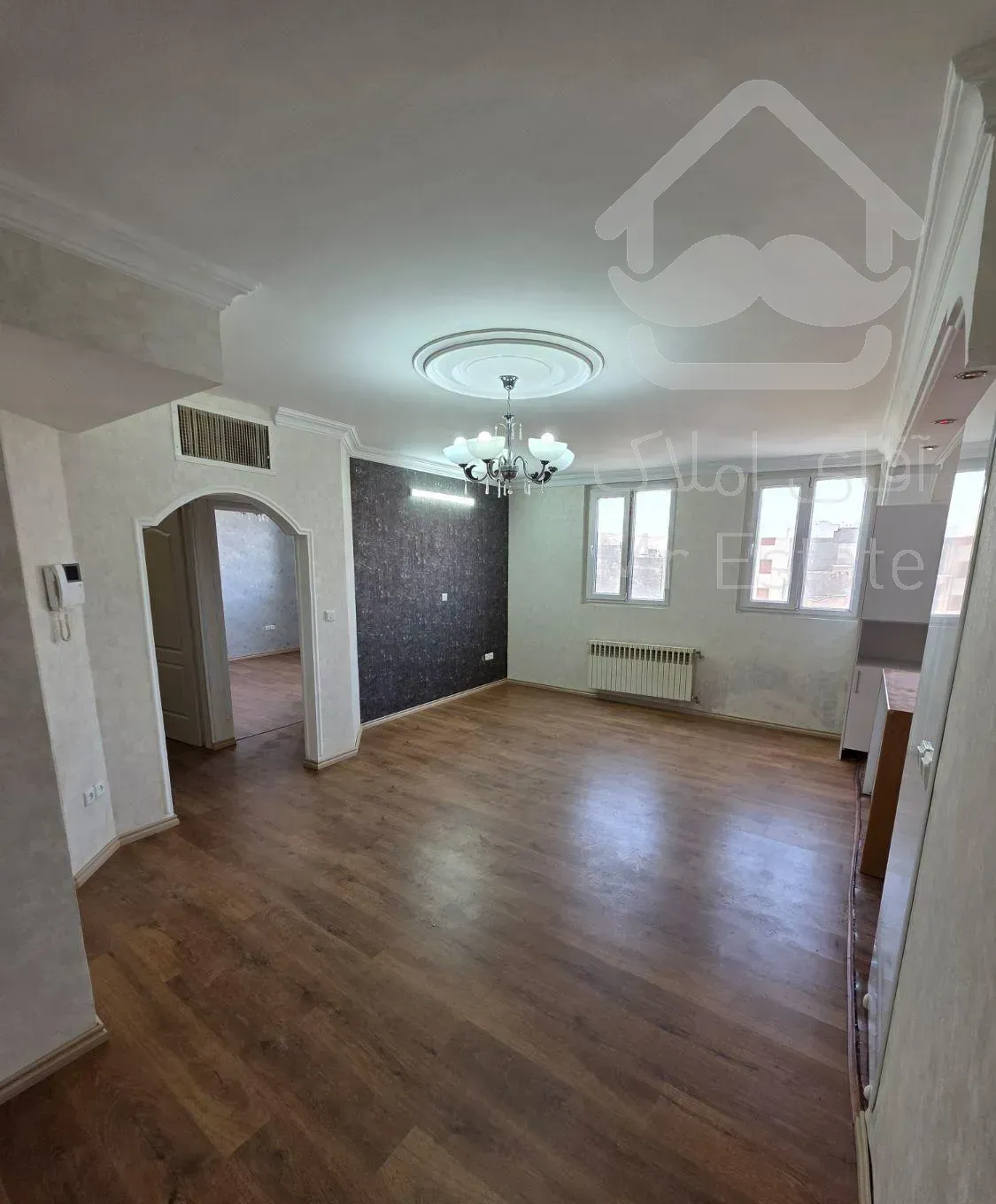 آپارتمان ۸۲ متر جنب میدان لادن پیروزی