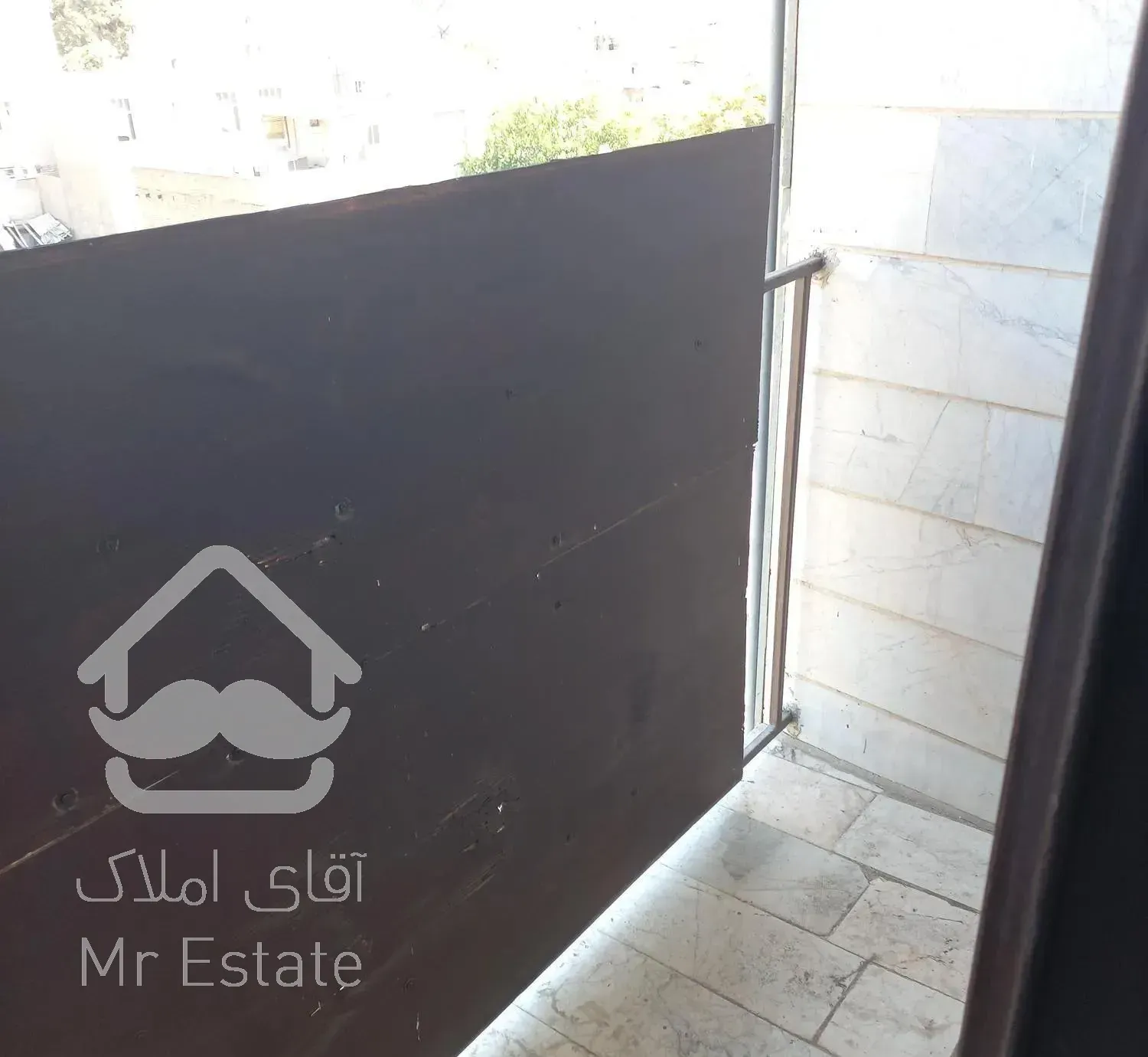 دو واحد آپارتمان یک خوابه 95متری طبقه چهارم