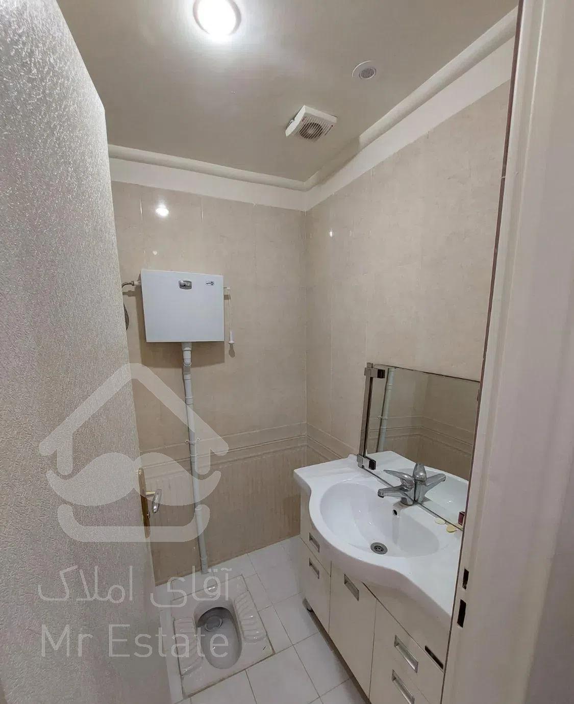 قلهک۱۳۰متر/۳خواب/غرق نور