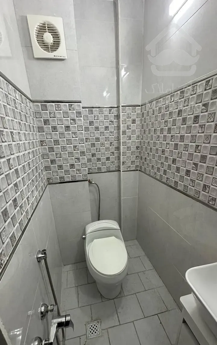 ۶۸متر بربلوارتک واحد با پارکینگ اختصاصی و انباری