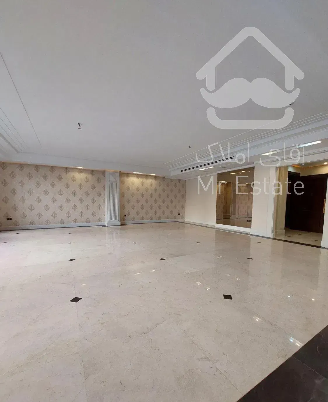 آپارتمان ۳۰۰ متر سه خواب  کلید نخورده